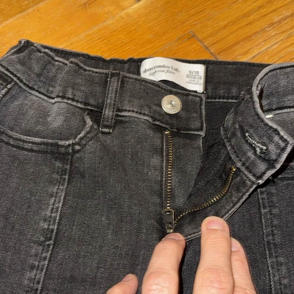 NWT Abercrombie kids A&F Abercrombie & fitch kid/girl/youth high rise flare jean
